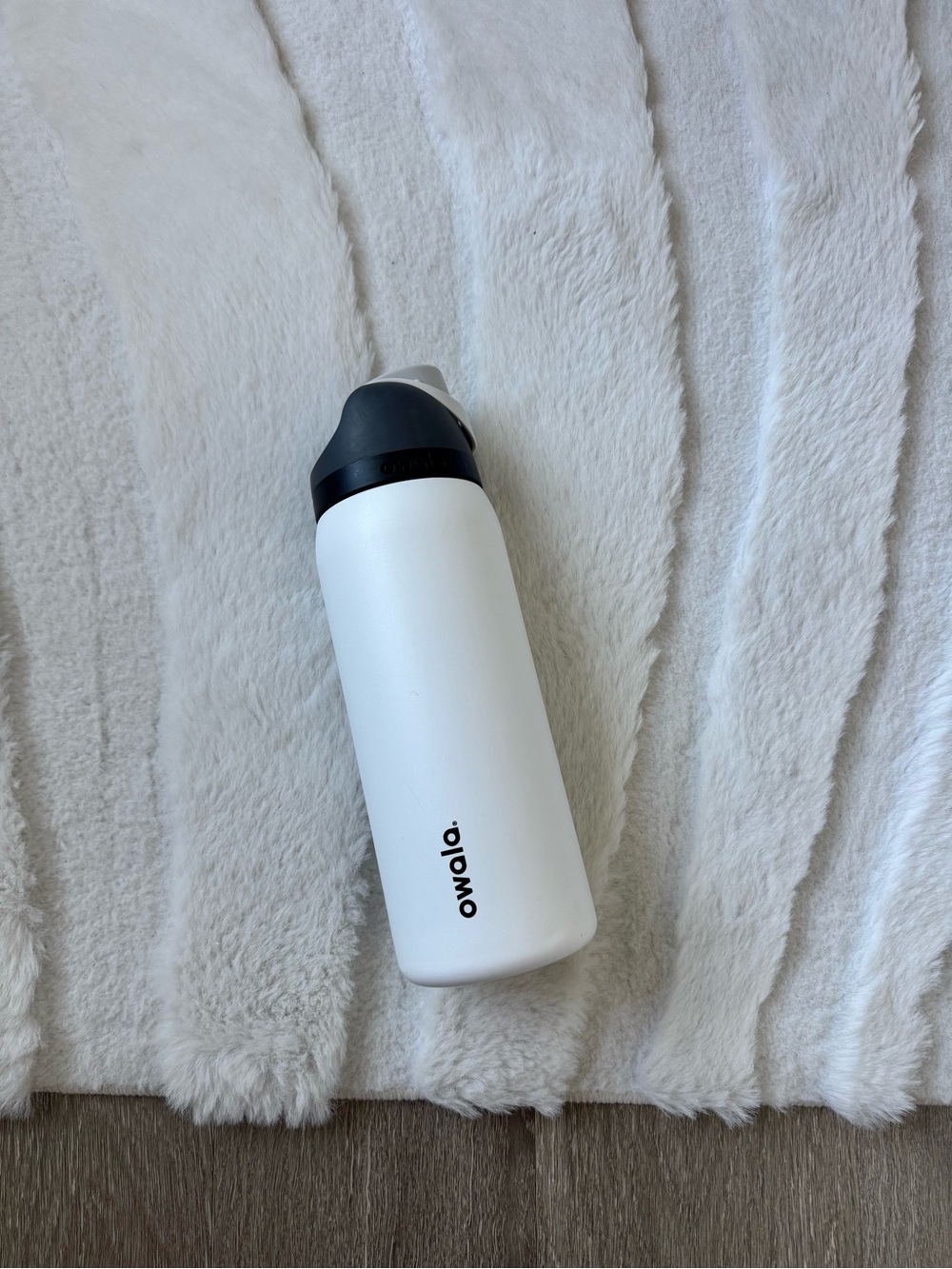 Owala 32oz Stainless Steel FreeSip Water Bottle in Sleek